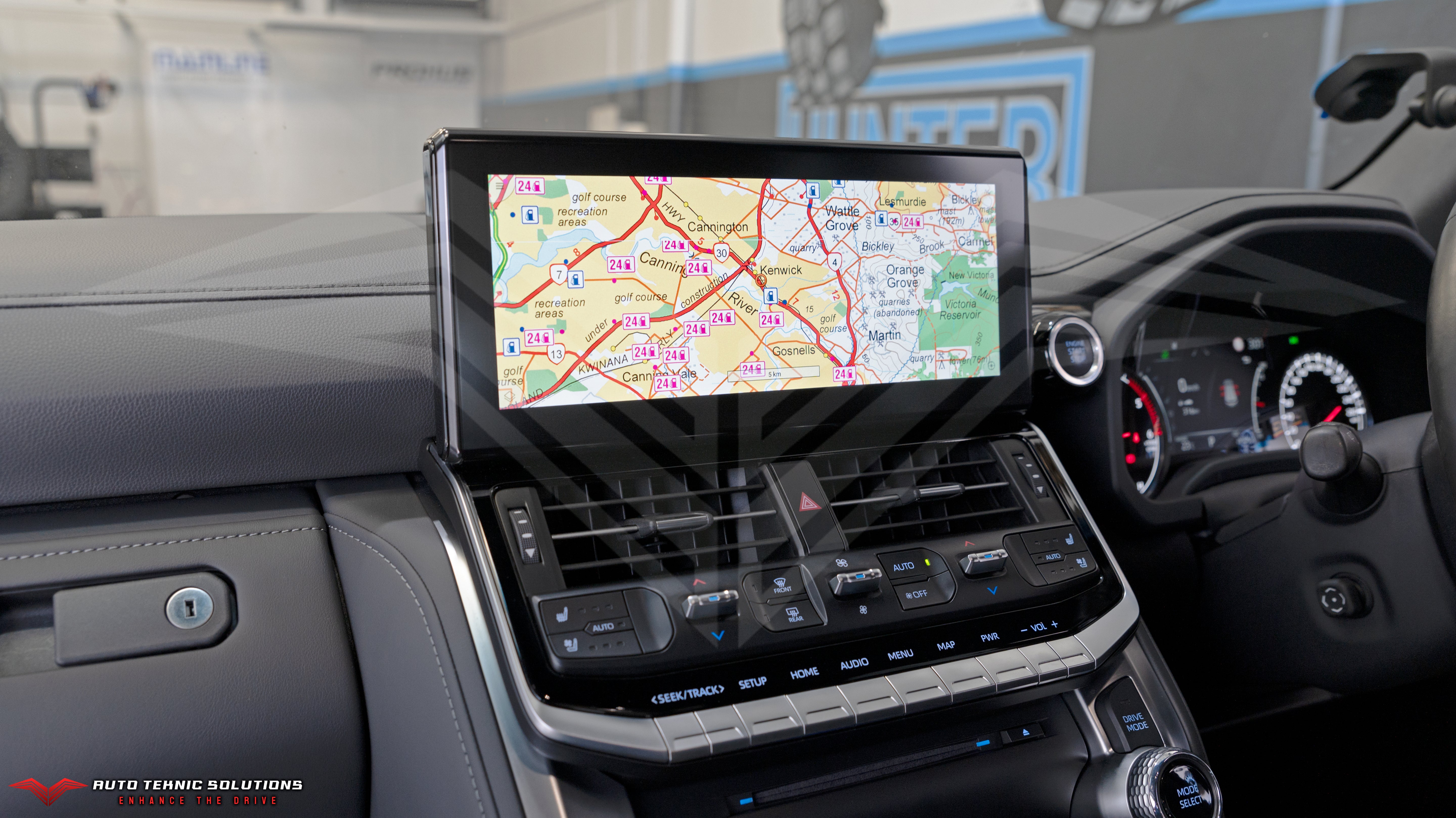 Android Multimedia Interface with Apple CarPlay & Android Auto for Toyota LC300 Landcruiser VX & Sahara 22-24