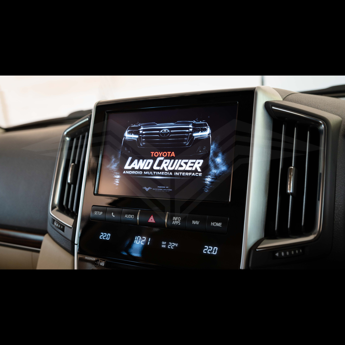 Android Multimedia Interface with Apple CarPlay & Android Auto for Toyota LC200 Landcruiser VX & Sahara 16-21