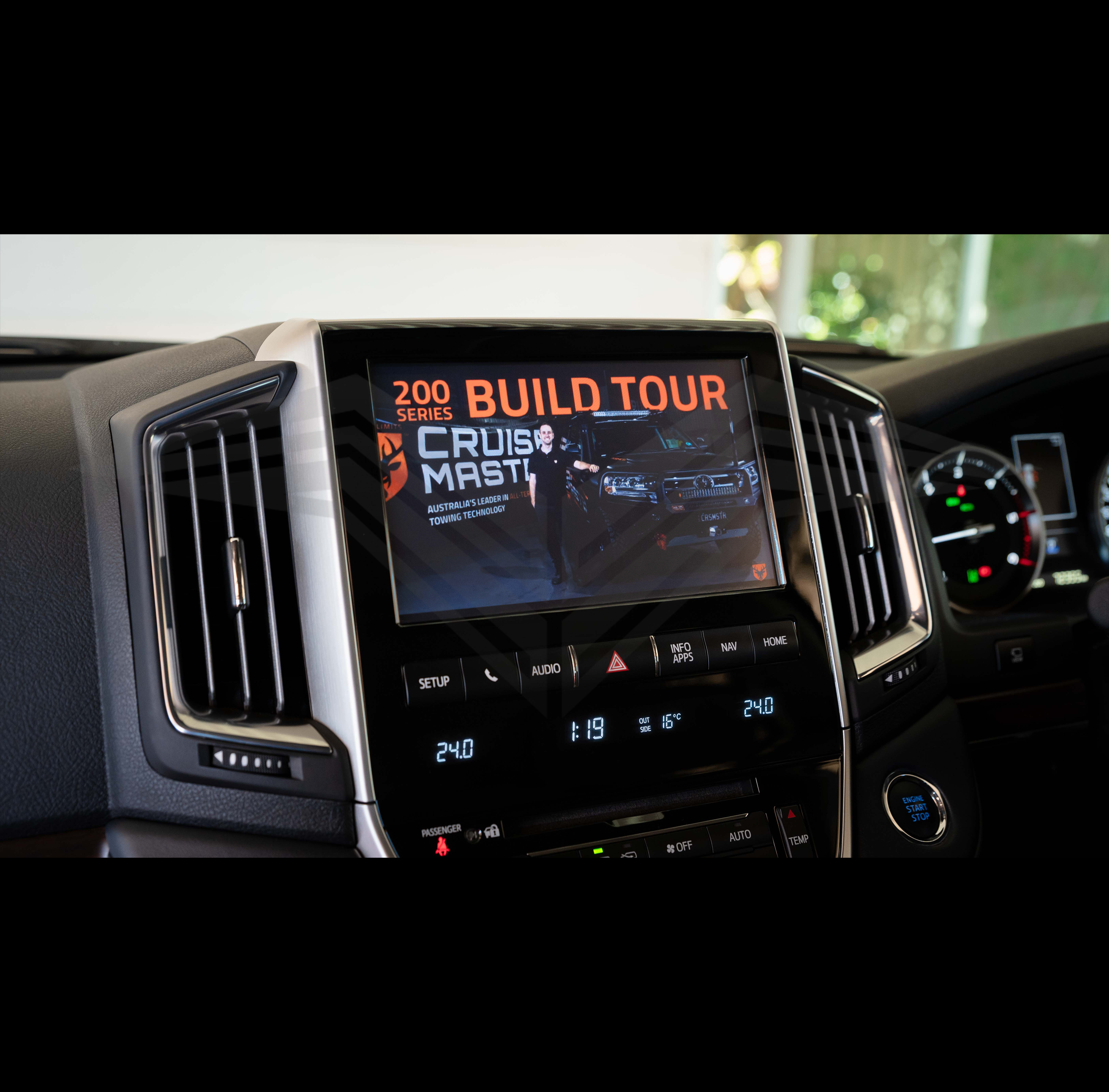 Android Multimedia Interface with Apple CarPlay & Android Auto for Toyota LC200 Landcruiser VX & Sahara 16-21
