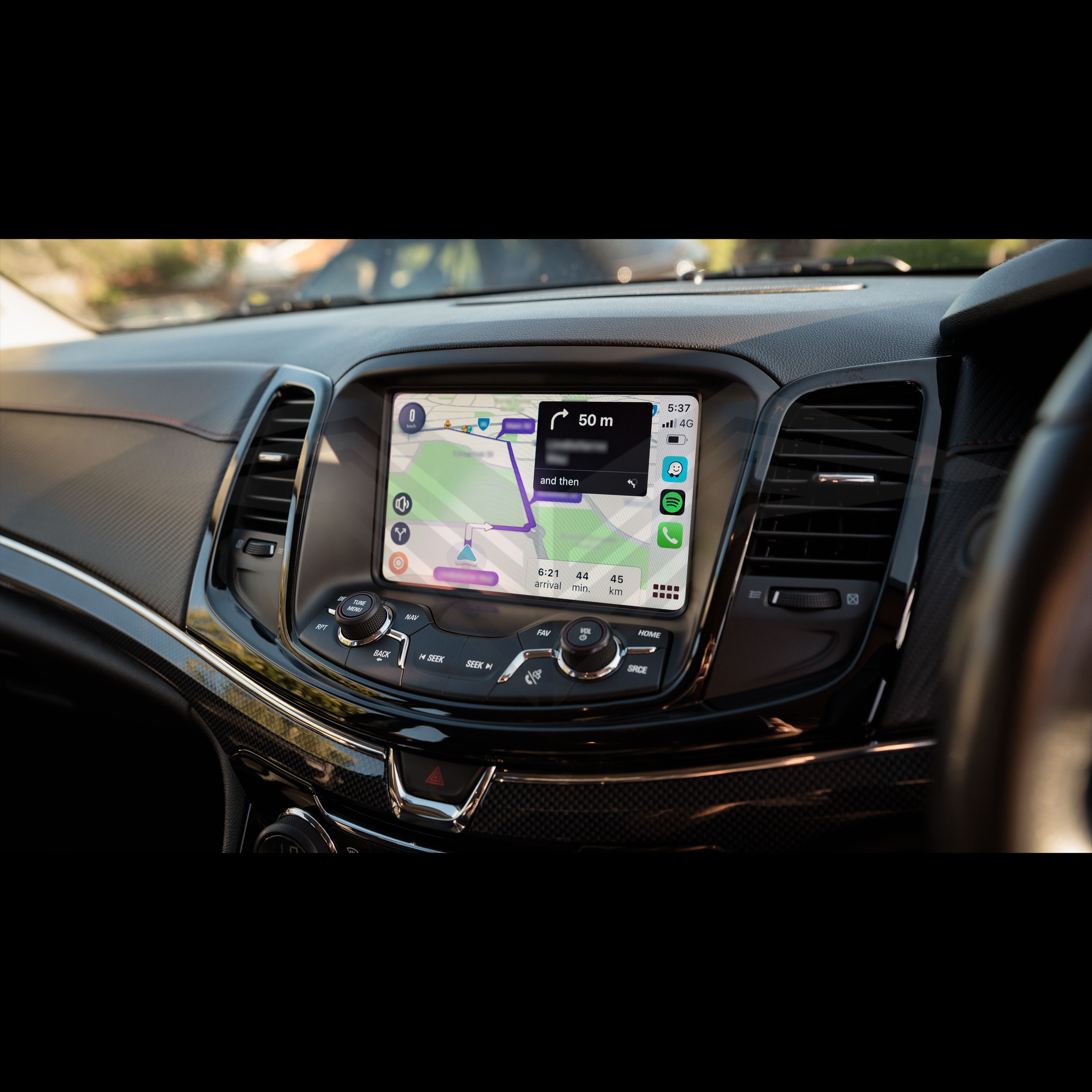 Holden VF MyLink Commodore Wireless Apple CarPlay & Android Auto Integration